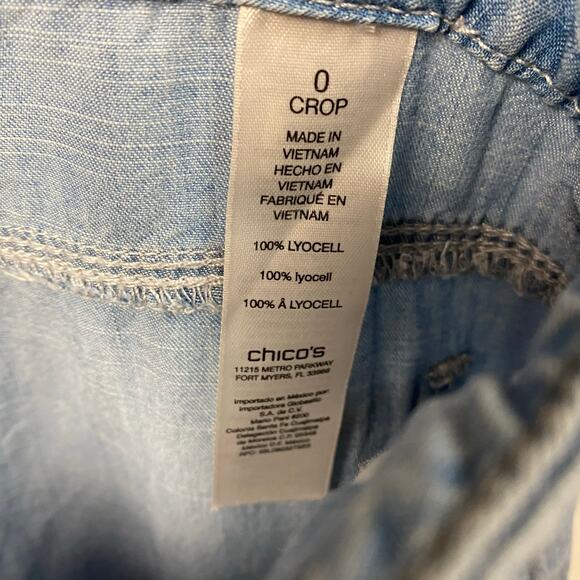 Chico’s Platinum Women's Blue Chambray Wide Leg Pockets Crop Pants Size 4 - Picture 6 of 7